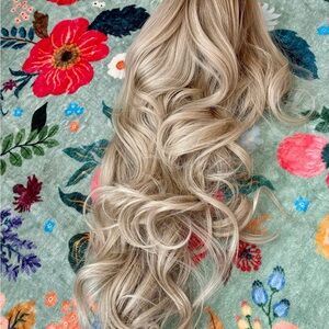 Blonde Wavy wig
